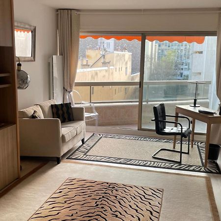 Un Studio De Luxe Les Champs Elysees Paris Luaran gambar